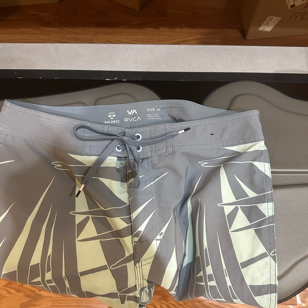 RVCA Gray Board Shorts with Tropical Print - Picture 3 of 5